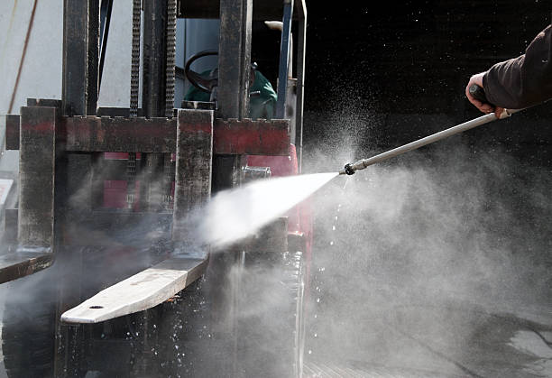 Best Deck Cleaning Services  in Lewisburg, OH